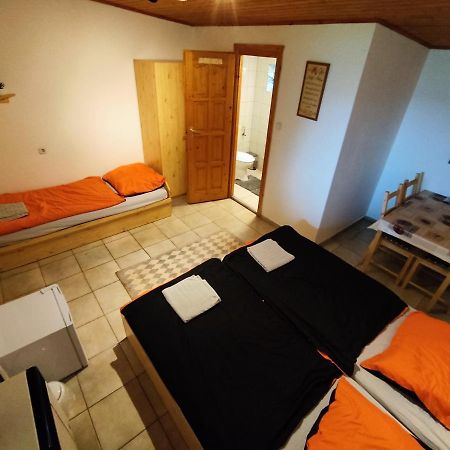 TiszafüredSuello Feszek Apartmanアパートメント エクステリア 写真