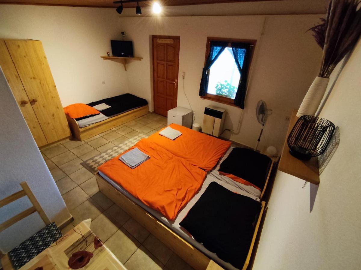 TiszafüredSuello Feszek Apartmanアパートメント エクステリア 写真